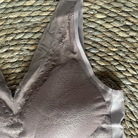 Daisy Fuentes pair of lace bras/bralettes Sz L. Black and rose. NWOT - Picture 3 of 4